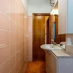 Rosanna Villa *